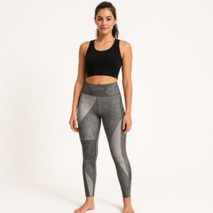 The Monochrome Elegance Leggings bring art to your athleisure with their modern abstract design in gray tones, highlighted by delicate gold details. Designed with a high-waisted fit, they provide support and style for both active and relaxed days.